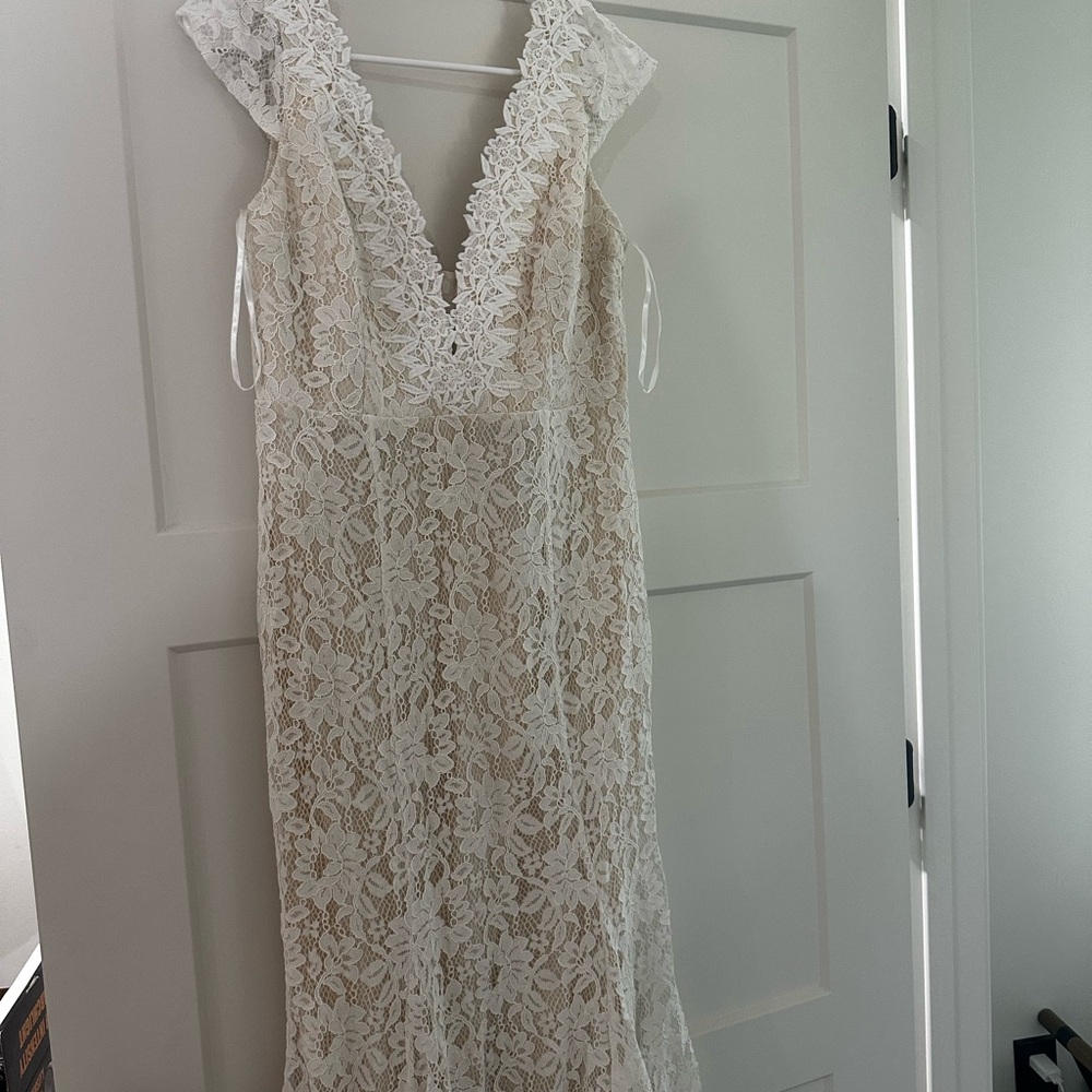 Elegant White Lace Dress